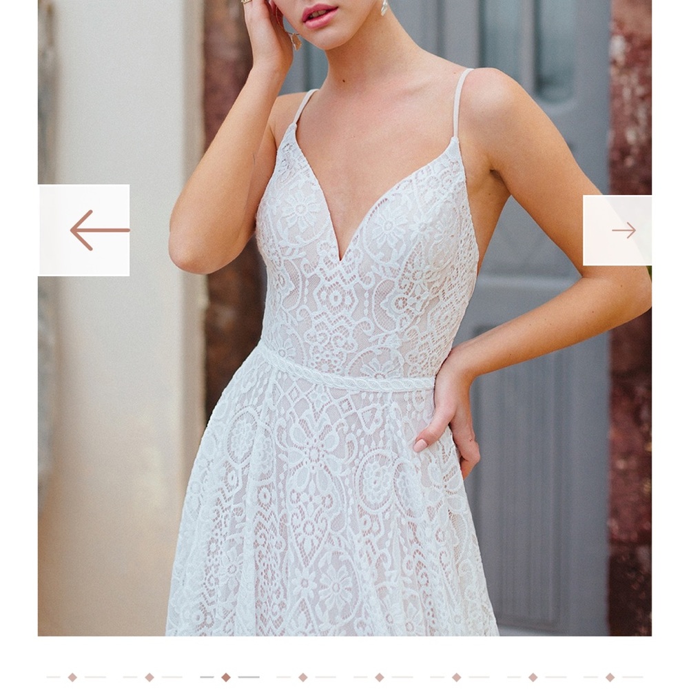 NEVER BEEN WORN wedding dress